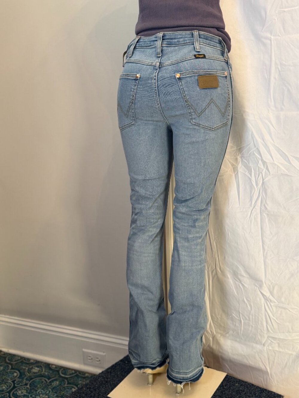 Wrangler Lainey Wilson Bootcut Stretch Unhemmed leg Jeans Women's 27/32